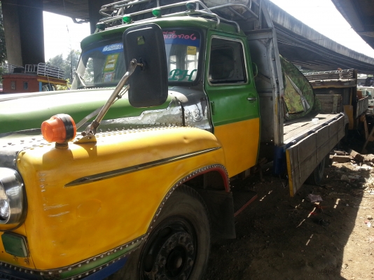 ขาย หกล้อ ตอนนี้เครือ่งน๊อคเจ้าของขาย100000เดียวเอาไปซ้อมเอง