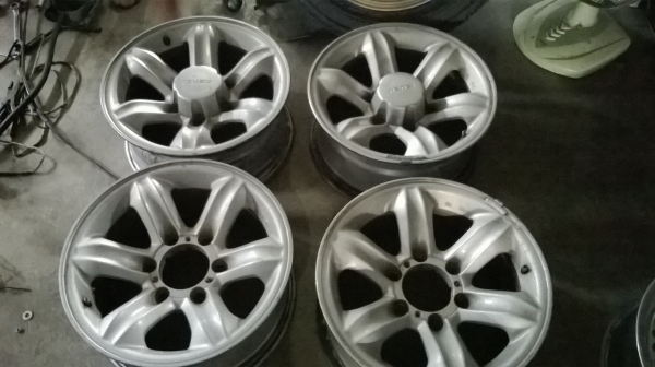 ขายล้อเล็บเหยี่ยวขอบ16 4วงครับ 10800 0806260417