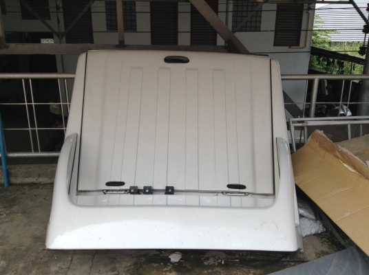 ขายฝาปิดกะบะ ดีแม๊ก 4ประตู ปี09สีขาว 6500บาท