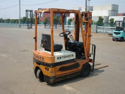 ขาย Toyota 2FBE10 เเนะนำครับ รถโฟล์คลิฟท์สำหรับอู่นักปั้น