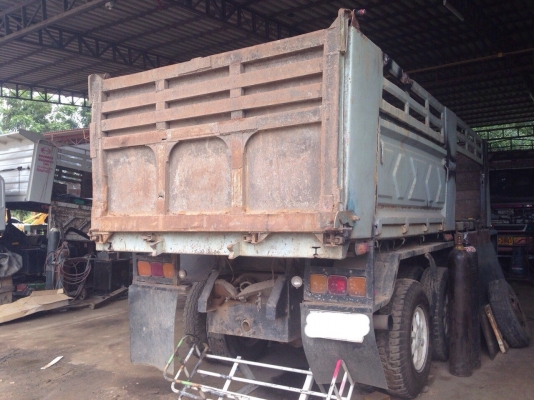 ขาย10ล้อดั๊มISUZU 240 หัวขาวตัวแรกทำฟ้า 250 แรงม้า สนใจโทร0819701072