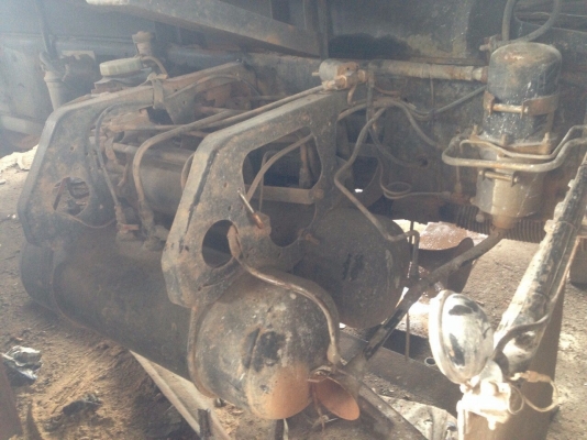 ขาย10ล้อดั๊มISUZU 240 หัวขาวตัวแรกทำฟ้า 250 แรงม้า สนใจโทร0819701072