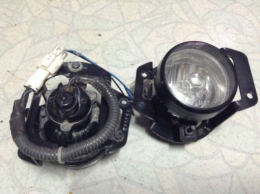 ขายไฟตัดหมอกวีออสแท้ 1 คู่ 1200 บาท