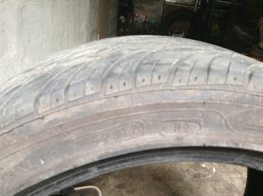 ขายยาง 205/45/17ปี12สภาพ90\% 1เส้น 1000 บาท