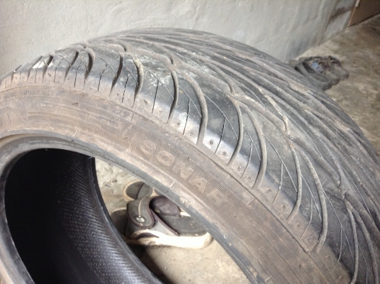 ขายยาง 205/45/17ปี12สภาพ90\% 1เส้น 1000 บาท