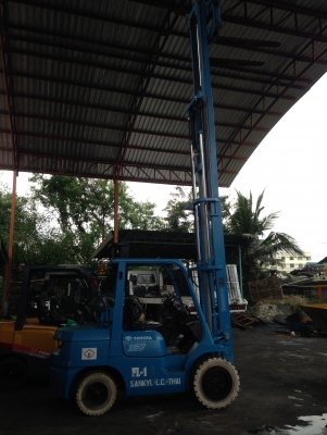 ขาย toyotaรุ่น7 fg35j  ยกสูง 6 เมตร  086-3388349