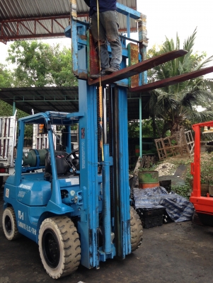 ขาย toyotaรุ่น7 fg35j  ยกสูง 6 เมตร  086-3388349