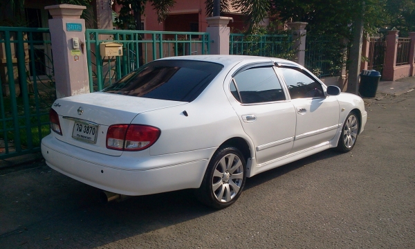 ขายnissan cefiro A33ปี02 abs airbag2ใบ ล้อแม็ก17 เครื่องเกียร์ok