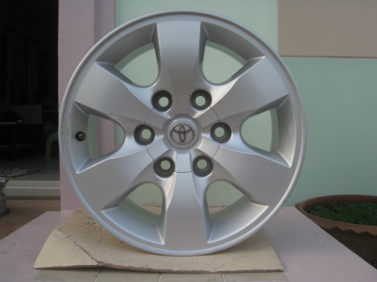 ขายล้อแม็ก vigo champ 16"x7" et30 6 รู 139.7 ล้อมีรอยนิดหน่อยครับ สีเดิม พร้อมน็อตล้อเดิม  สนใจติดต่อเล็กคลองสาม (081-3747940)