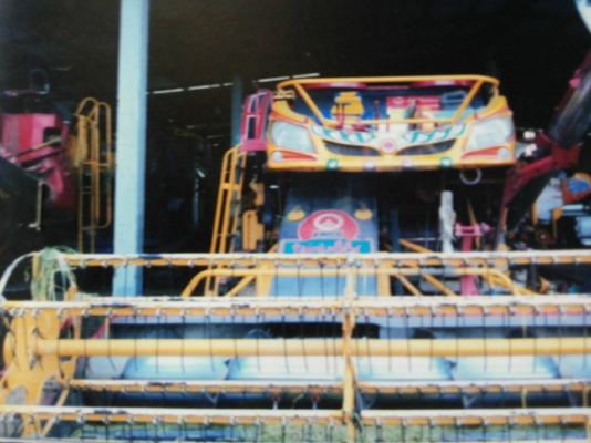 ขายรถเกี่ยว ไอ้หนุ่มไวไฟ และรุ่นปลดหนี้ ปี52-53 มีสี่คันแบ่งขายหนึ่งคันเลือกไ ด้เลยครับ 088-2802318 ต่อลองได้นะครับ