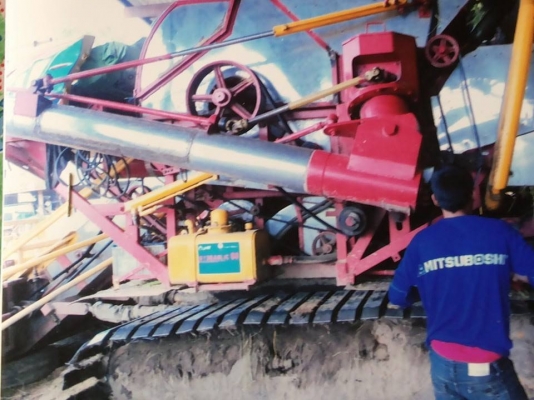 ขายรถเกี่ยว ไอ้หนุ่มไวไฟ และรุ่นปลดหนี้ ปี52-53 มีสี่คันแบ่งขายหนึ่งคันเลือกไ ด้เลยครับ 088-2802318 ต่อลองได้นะครับ