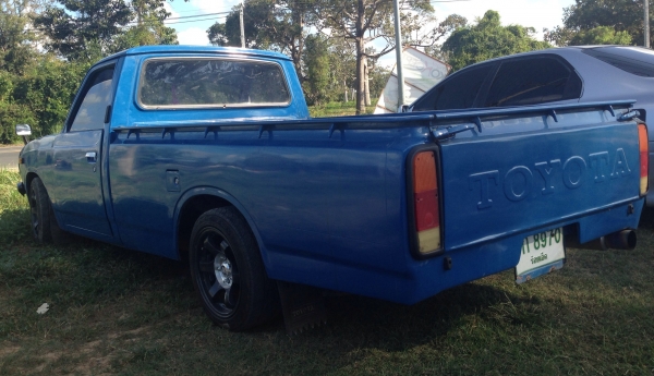 TOYOTA RN20 - 5 ขอ เครื่องยนต์ 2Y รถสวยทั้งคันพร้อมใช้งานได้เลย ภายในคอนโซลสวยครบพร้อม ภายนอกกระบะไม่มีผุกร่อน ช่วงล่างคัชซีสวย ล้อแม็กลายสวยทั้ง 4 ล้อ ยางสภาพดี 70\% พร้อมใช้งาน เอกสารทะเบียนครบพร้อม ราคาต่อรองได้ครับ