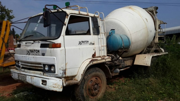 ISUZU JCM175 เครื่อง 6BG1 สิบล้อ 2เพลา  โม่ปูน4.5คิว