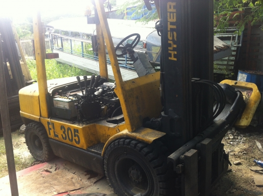 ขายรถฟอร์คลิฟต์  ราคาถูก.ขายเหมา แพคคู่ 400,000 ติดต่อ เบียร์. 087-8238885