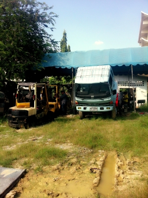 ขายรถฟอร์คลิฟต์  ราคาถูก.ขายเหมา แพคคู่ 400,000 ติดต่อ เบียร์. 087-8238885