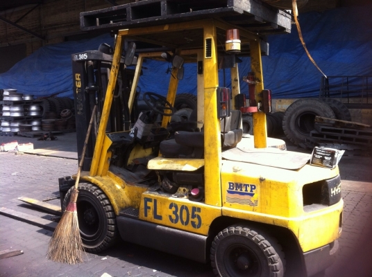 ขายรถฟอร์คลิฟต์  ราคาถูก.ขายเหมา แพคคู่ 400,000 ติดต่อ เบียร์. 087-8238885