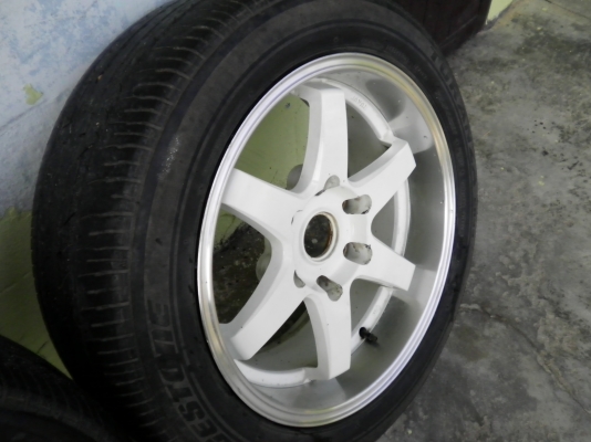 แม็ก17 กว้าง8นิ้ว พร้อมยาง