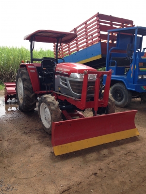 ขายรถไถยันม่า 45 แรงม้า  EF453T 9เกียร์เดินหน้า 9 เกียร์ถอยหลัง พร้อมโลตาลี่ และ ผานดันหน้า ในราคาพิเศษ ต่อลองได้จ้าา