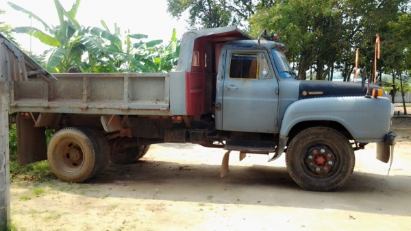 ต้องการขาย หกล้อดั้มisuzu