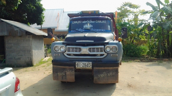 ต้องการขาย หกล้อดั้มisuzu