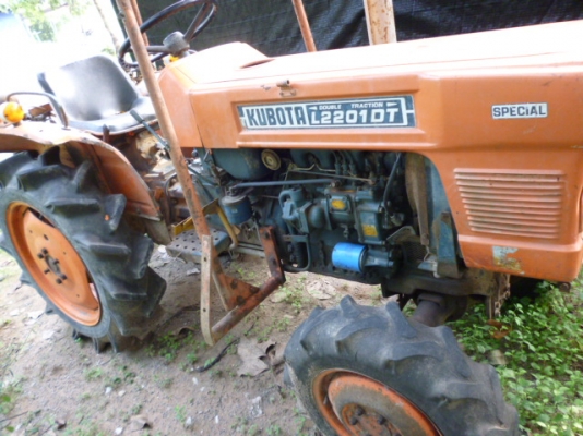 L2201 DT ขับเคลื่อน 4 ล้อ เก่าญี่ปุ่น ขนาด 22 แรงม้า เครื่อง 3 สูบ สภาพเดิมๆ เครื่องดี เกียร์ดี เข้าร่องอ้อยได้