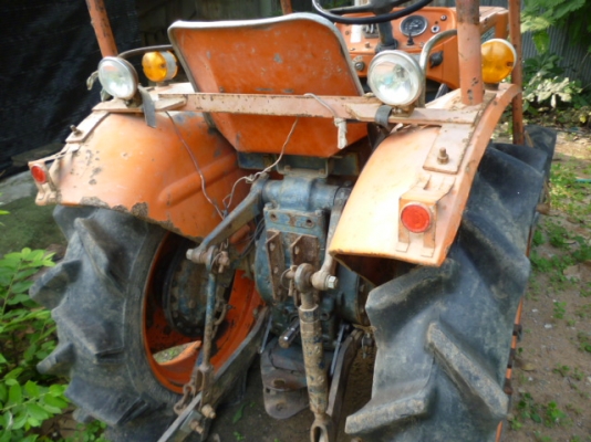 L2201 DT ขับเคลื่อน 4 ล้อ เก่าญี่ปุ่น ขนาด 22 แรงม้า เครื่อง 3 สูบ สภาพเดิมๆ เครื่องดี เกียร์ดี เข้าร่องอ้อยได้