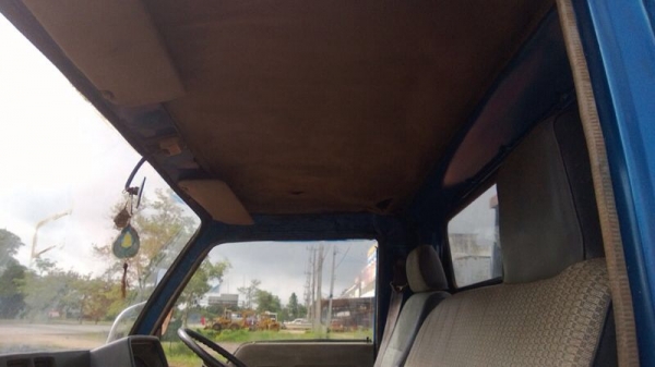 รถมิตซู 6 ล้อ ท้ายลาด 100 แรงม้า. ปี 36 สนใจติดต่อ 081 - 6079515 รถมิตซู 6 ล้อ ท้ายลาด 100 แรงม้า. ปี 36 สนใจติดต่อ 081 - 6079515