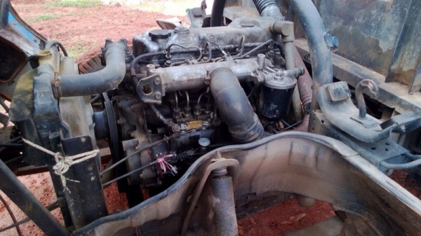 รถมิตซู 6 ล้อ ท้ายลาด 100 แรงม้า. ปี 36 สนใจติดต่อ 081 - 6079515 รถมิตซู 6 ล้อ ท้ายลาด 100 แรงม้า. ปี 36 สนใจติดต่อ 081 - 6079515