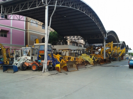 ต้องการขายรถตักล้อยางยี่ห้อ komatsu-sg07L-3รถนอกสภาพดีมากๆนำเข้าจากญี่ปุ่น