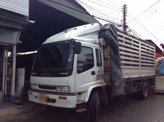 รถอีซูซุ 6 ล้อ รั้ว FTR  195 แรงม้า ปี 46   สนใจติดต่อ 081 - 6079515