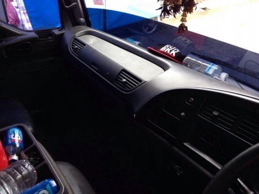 รถอีซูซุ 6 ล้อ รั้ว FTR  195 แรงม้า ปี 46   สนใจติดต่อ 081 - 6079515