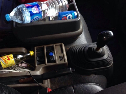 รถอีซูซุ 6 ล้อ รั้ว FTR  195 แรงม้า ปี 46   สนใจติดต่อ 081 - 6079515