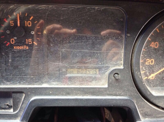 รถอีซูซุ 6 ล้อ รั้ว FTR  195 แรงม้า ปี 46   สนใจติดต่อ 081 - 6079515