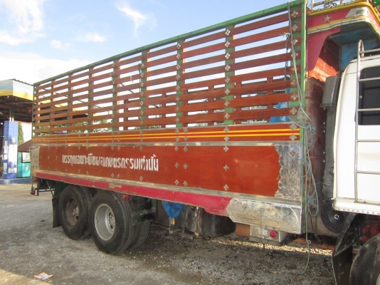 ขายสิบล้อ  อีสุสุ  ROCK  195 ตามสภาพครับ