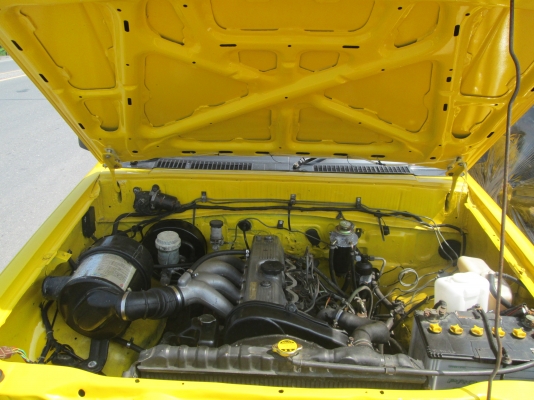 รถสวย สีสดใส พร้อมขับโชว์ได้สบาย