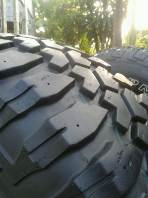 ขายยาง MUD 315/75R16 สวยๆ ขายยาง MUD 315/75R16 สวยๆ