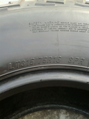 ขายยาง MUD 315/75R16 สวยๆ ขายยาง MUD 315/75R16 สวยๆ