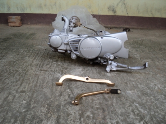 ขายเครื่อง C900 อุปกรณ์ครบพร้อมใช้งาน มีคาบู ชุดสายพร้อมครับ ไม่เยิ้ม ไม่มีควันขาว คันสตาร์ท คันเกียร์ไม่เชื่อม ราคา 2300 บาทพร้อมส่งครับ ขายเครื่อง C900 อุปกรณ์ครบพร้อมใช้งาน มีคาบู ชุดสายพร้อมครับ ไม่เยิ้ม ไม่มีควันขาว คันสตาร์ท คันเกียร์ไม่เชื่อม ราคา 2300 บาทพร้อมส่งครับ