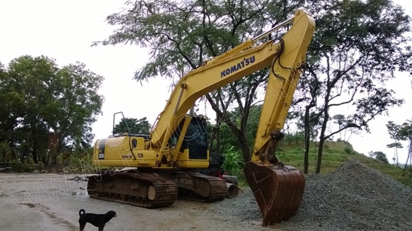 รถแบคโฮ ยี่ห้อ KOMATSU PC120-7