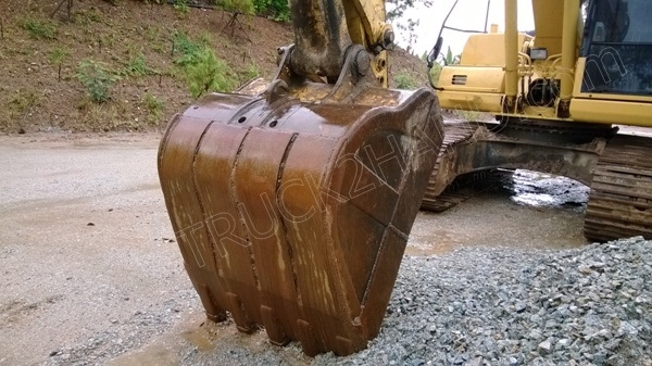 รถแบคโฮ ยี่ห้อ KOMATSU PC120-7