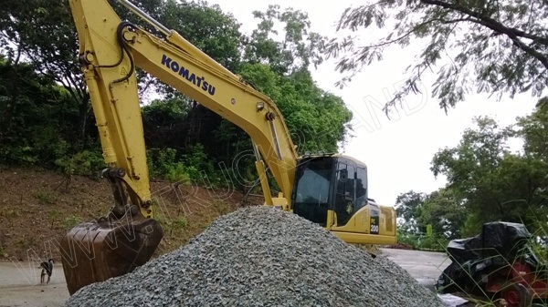 รถแบคโฮ ยี่ห้อ KOMATSU PC120-7