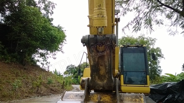 รถแบคโฮ ยี่ห้อ KOMATSU PC120-7