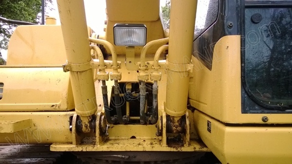 รถแบคโฮ ยี่ห้อ KOMATSU PC120-7