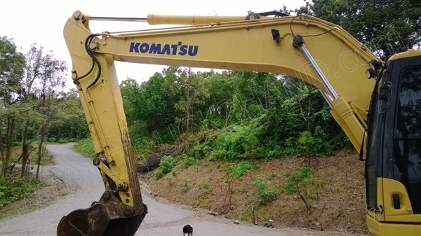 รถแบคโฮ ยี่ห้อ KOMATSU PC120-7