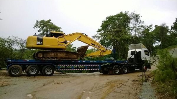 รถแบคโฮ ยี่ห้อ KOMATSU PC120-7