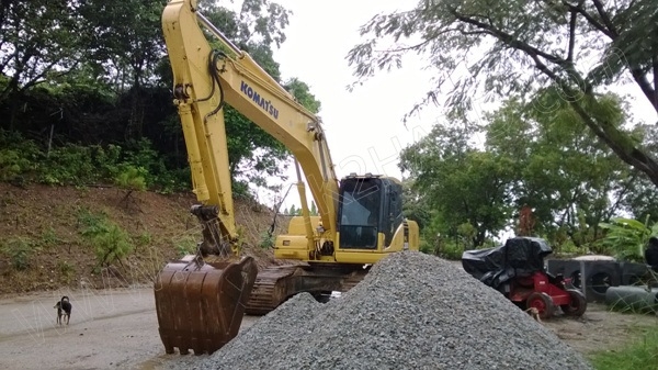 รถแบคโฮ ยี่ห้อ KOMATSU PC120-7