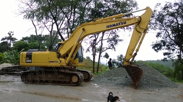 รถแบคโฮ ยี่ห้อ KOMATSU PC120-7