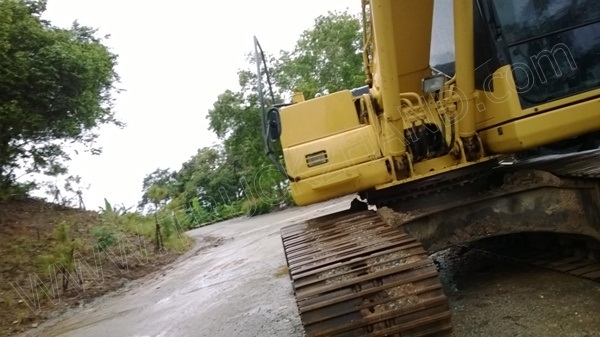 รถแบคโฮ ยี่ห้อ KOMATSU PC120-7