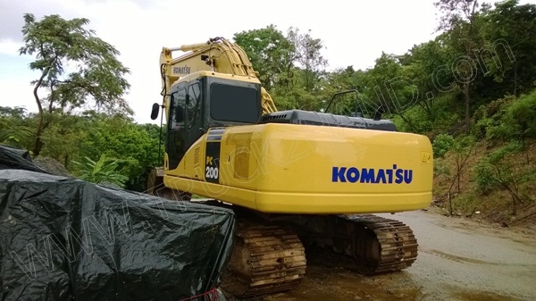 รถแบคโฮ ยี่ห้อ KOMATSU PC120-7