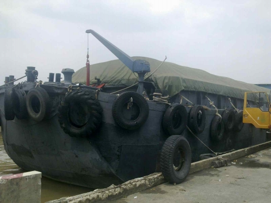 ขายเรือบรรทุกทราย แม่น้ำเจ้าพระยา ยาว 28 เมตร กว้าง 9 เมตร ลึก 4.50 เมตร น้ำหนักบรรทุก 600 ตัน เล่มทะเบียนพร้อม ราคา 900000